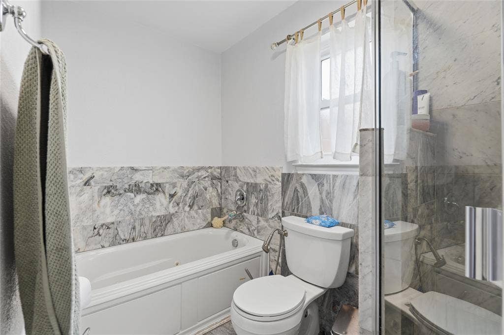933 Purcell Drive, Plano, TX 75025 933 Purcell Drive, Plano, TX 75025