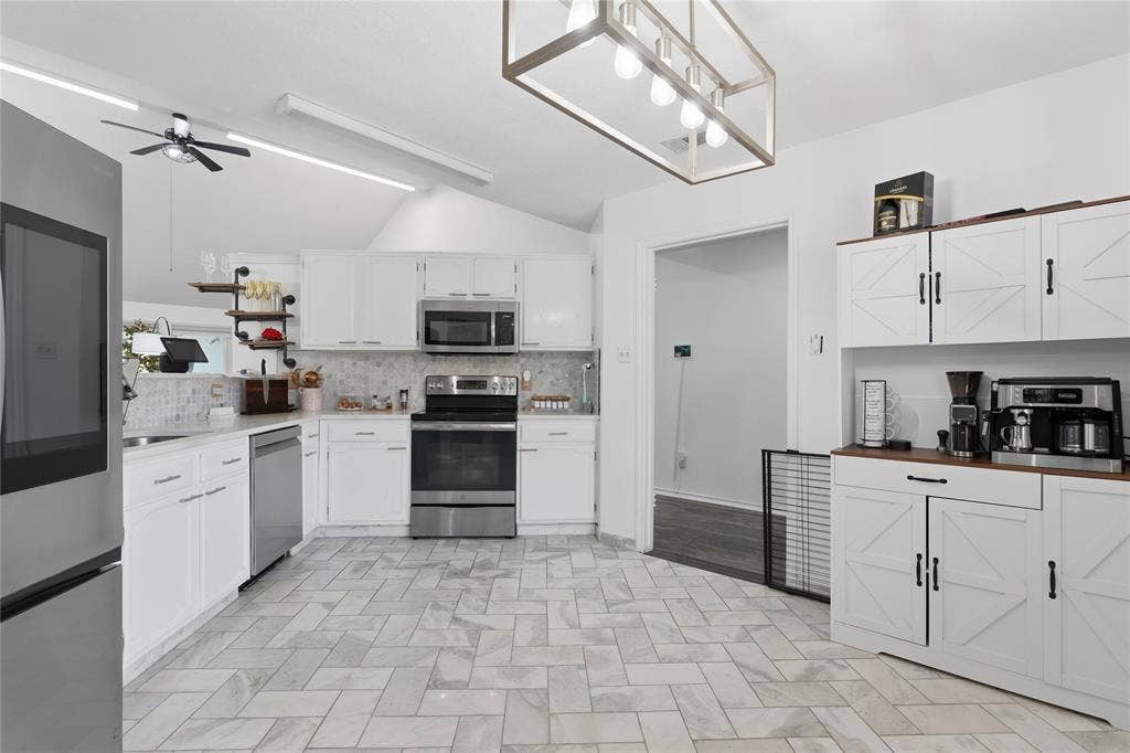 933 Purcell Drive, Plano, TX 75025 933 Purcell Drive, Plano, TX 75025