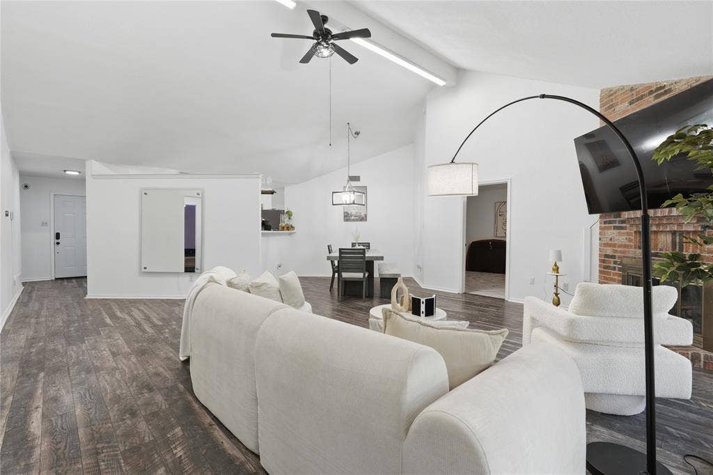933 Purcell Drive, Plano, TX 75025 933 Purcell Drive, Plano, TX 75025