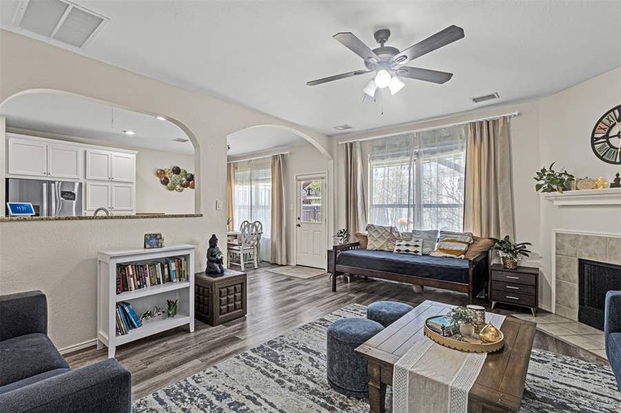Property photo for 11833 Porcupine Drive, Fort Worth, TX