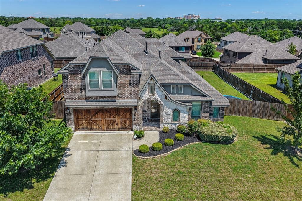 933 Vista Lane, DeSoto, TX 75115 933 Vista Lane, DeSoto, TX 75115