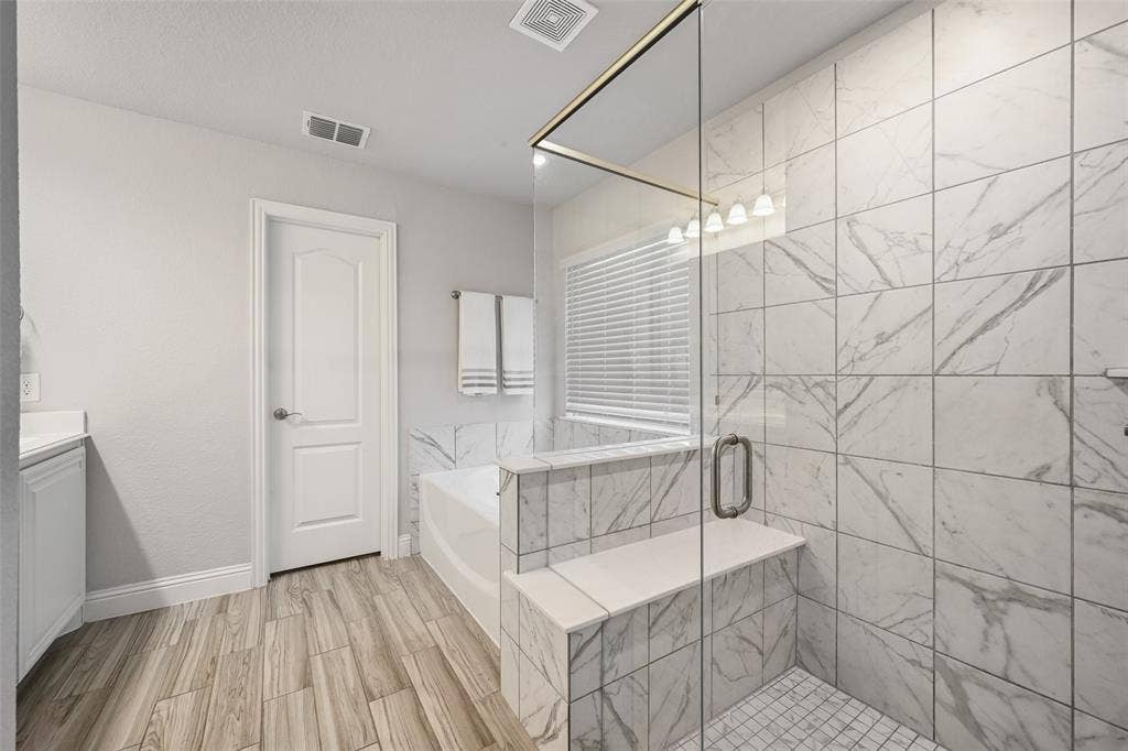 933 Vista Lane, DeSoto, TX 75115 933 Vista Lane, DeSoto, TX 75115
