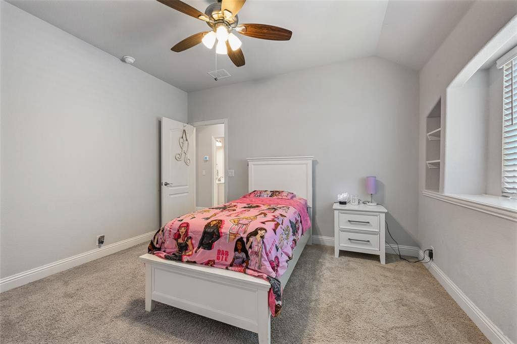 933 Vista Lane, DeSoto, TX 75115 933 Vista Lane, DeSoto, TX 75115