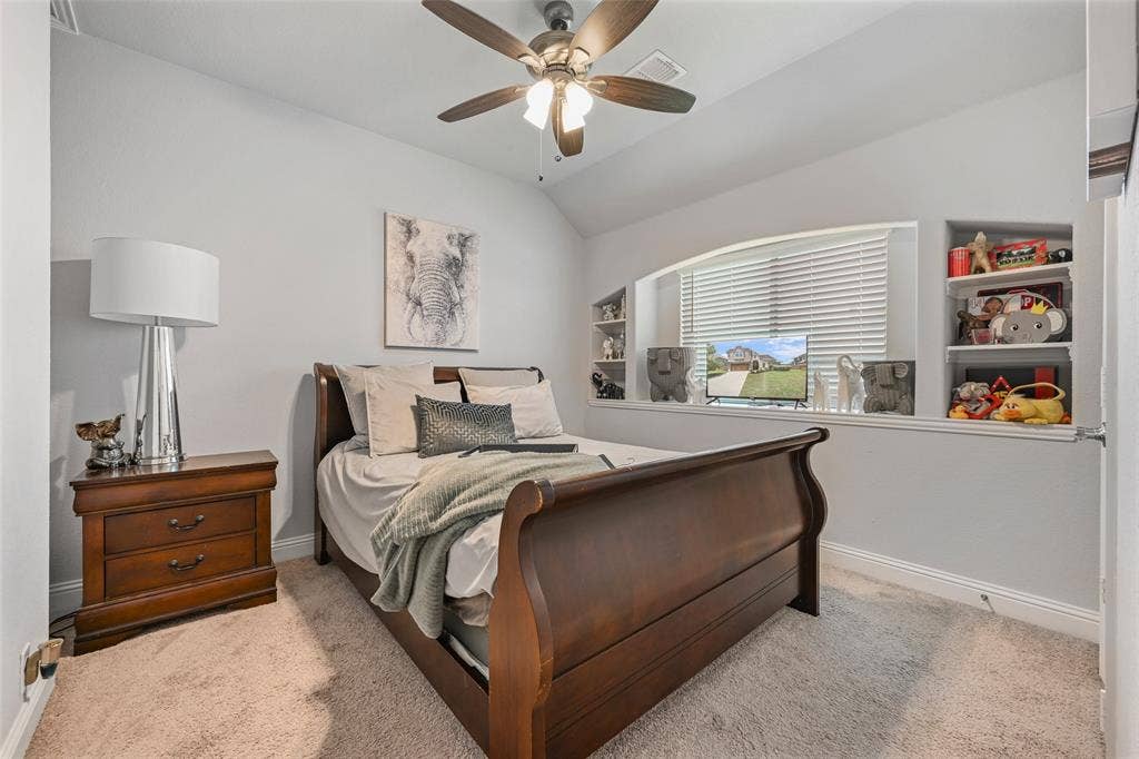 933 Vista Lane, DeSoto, TX 75115 933 Vista Lane, DeSoto, TX 75115