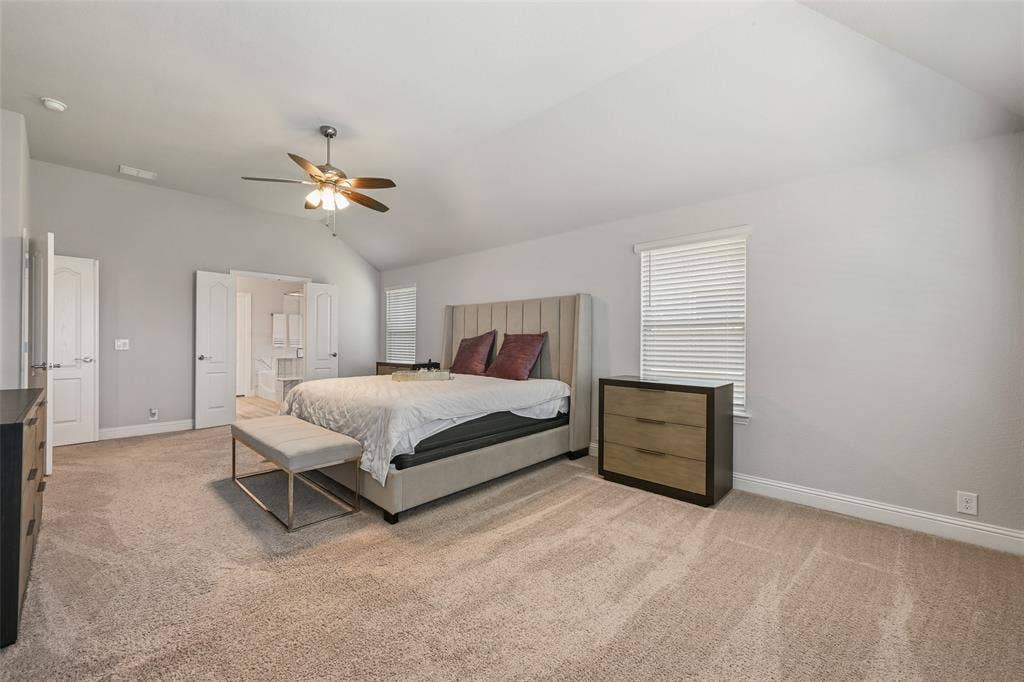 933 Vista Lane, DeSoto, TX 75115 933 Vista Lane, DeSoto, TX 75115
