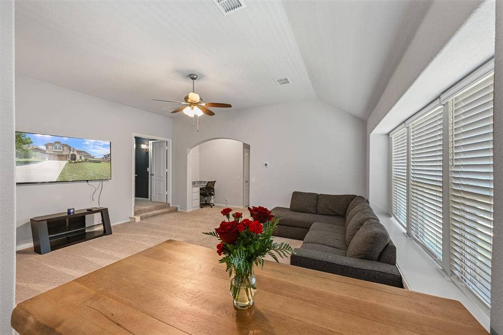 933 Vista Lane, DeSoto, TX 75115 933 Vista Lane, DeSoto, TX 75115