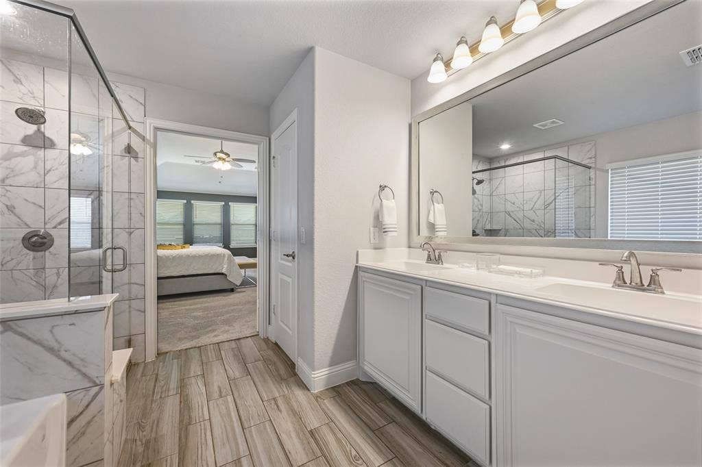 933 Vista Lane, DeSoto, TX 75115 933 Vista Lane, DeSoto, TX 75115