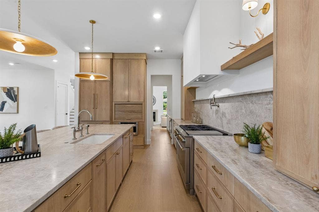 6402 Kenwood Avenue, Dallas, TX 75214 6402 Kenwood Avenue, Dallas, TX 75214