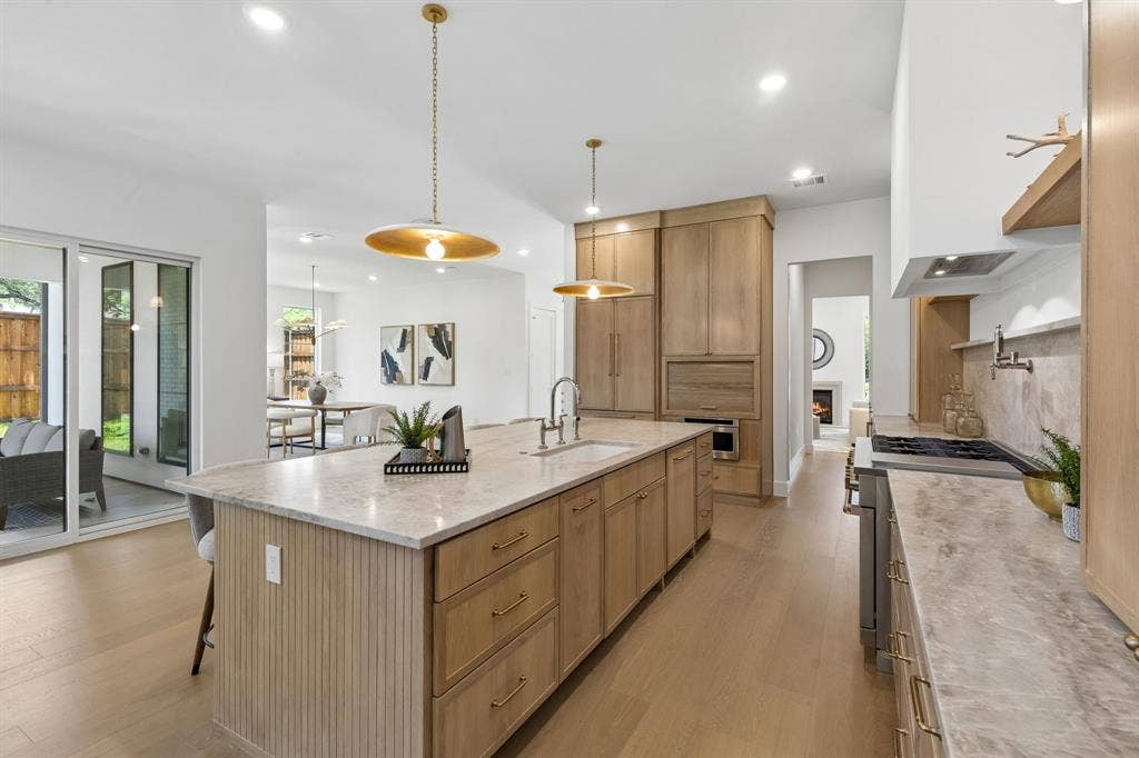 6402 Kenwood Avenue, Dallas, TX 75214 6402 Kenwood Avenue, Dallas, TX 75214