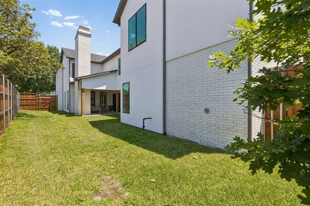 6402 Kenwood Avenue, Dallas, TX 75214 6402 Kenwood Avenue, Dallas, TX 75214