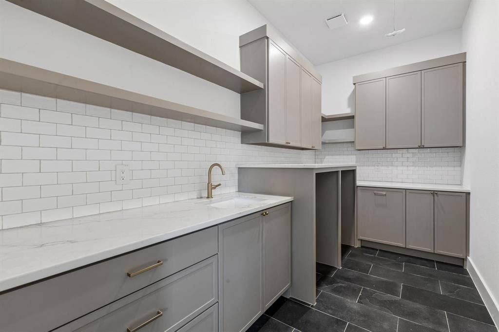 6402 Kenwood Avenue, Dallas, TX 75214 6402 Kenwood Avenue, Dallas, TX 75214