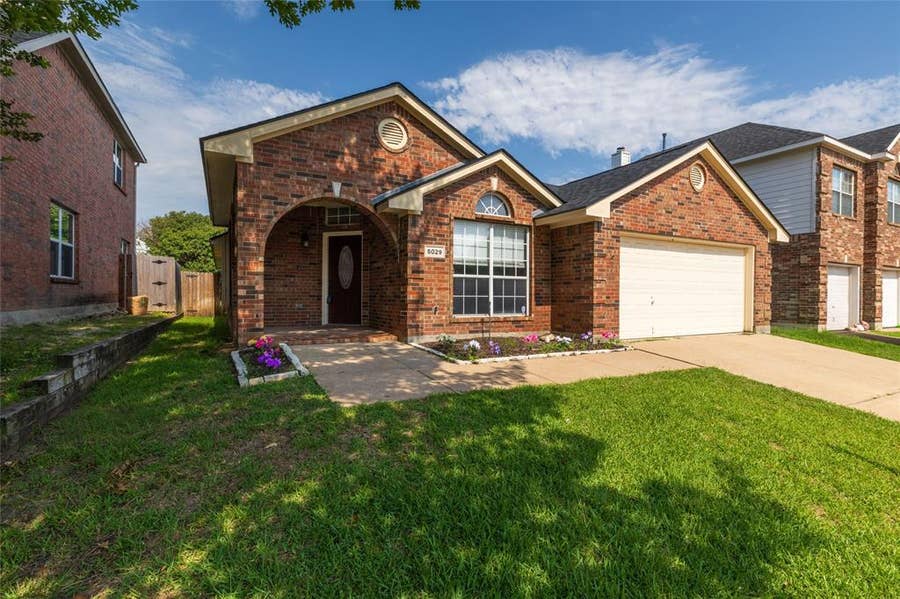 Property photo for 5029 Skymeadow Drive, Fort Worth, TX