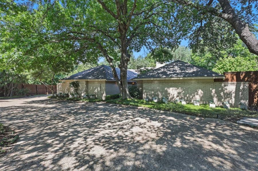 Property photo for 7211 Valley View Place, Dallas, TX