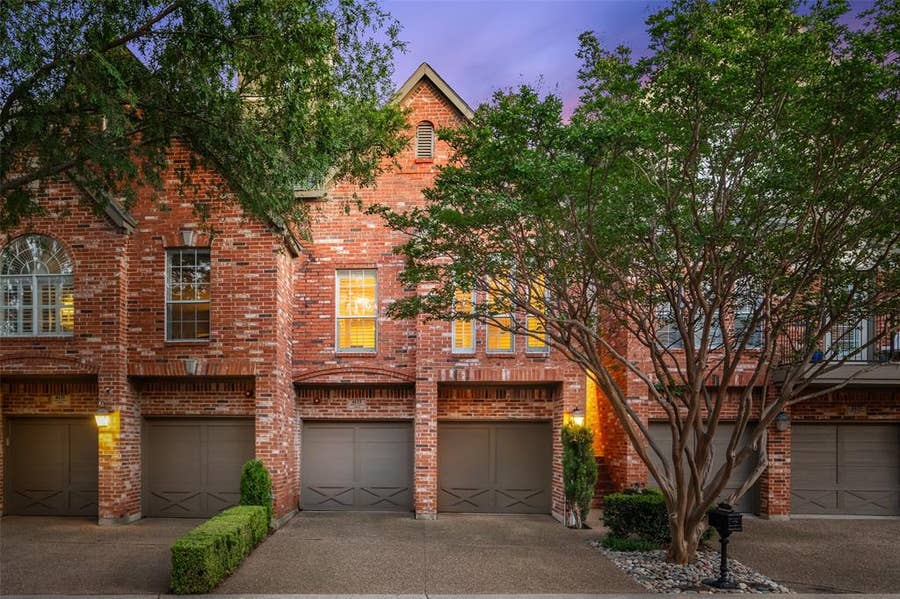 Property photo for 4133 Towne Green Circle, Addison, TX
