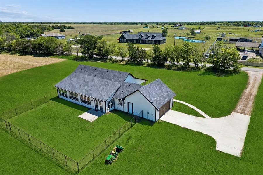 Property photo for 2584 County Road 2134, Caddo Mills, TX