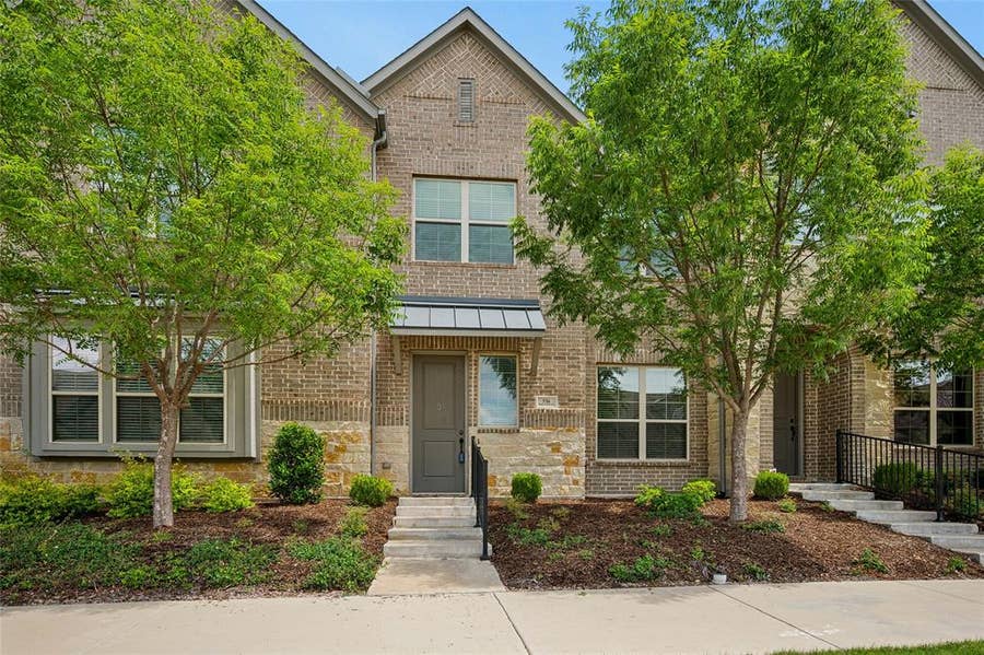 Property photo for 536 Ballustrade Drive, Irving, TX