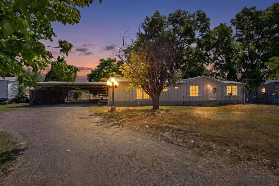 Property photo for 154 Shelby Circle, Red Oak, TX