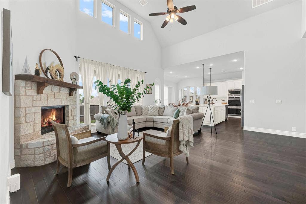 2413 Turning Leaf Lane, Midlothian, TX 76065