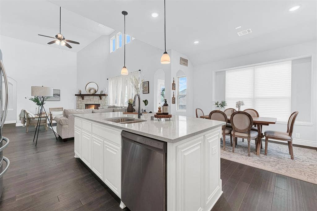 2413 Turning Leaf Lane, Midlothian, TX 76065