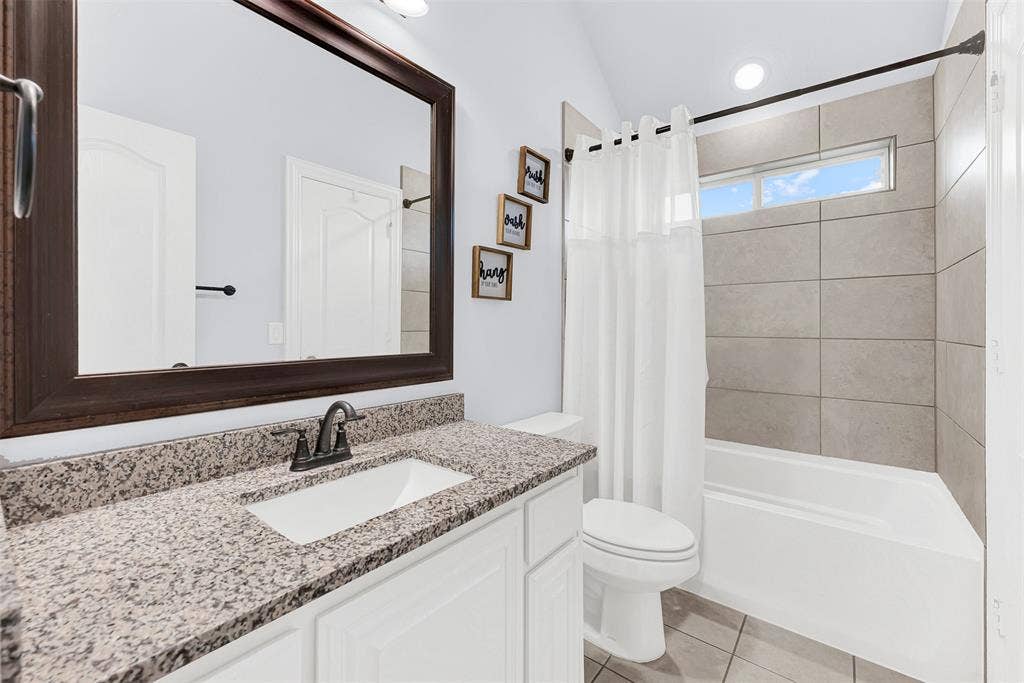 2413 Turning Leaf Lane, Midlothian, TX 76065