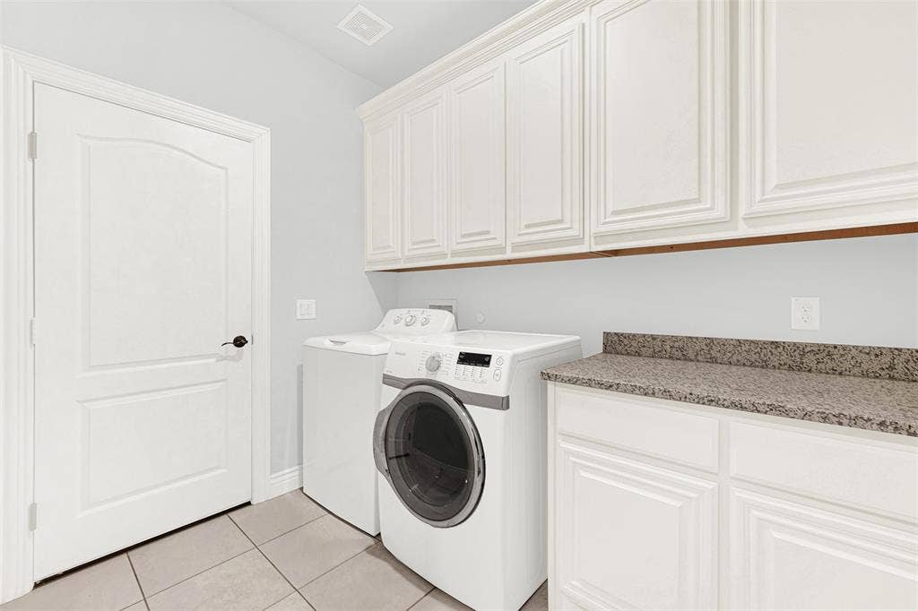 2413 Turning Leaf Lane, Midlothian, TX 76065