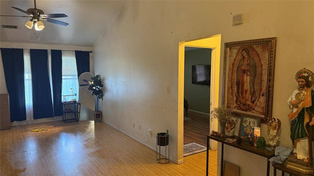 2330 John Mccoy Drive, Dallas, TX 75227 2330 John Mccoy Drive, Dallas, TX 75227