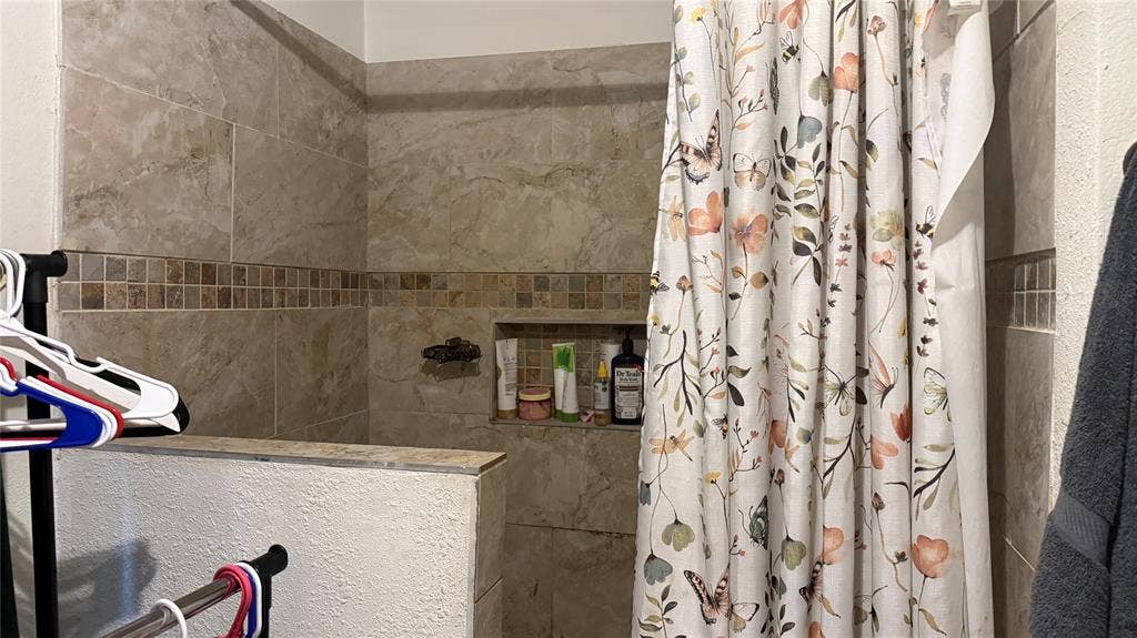 2330 John Mccoy Drive, Dallas, TX 75227 2330 John Mccoy Drive, Dallas, TX 75227