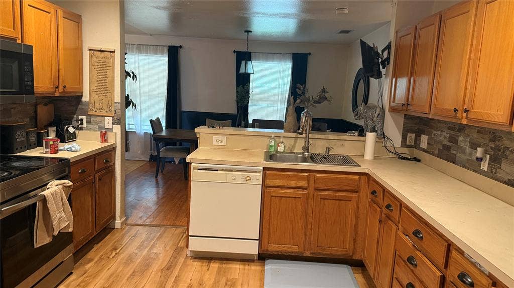 2330 John Mccoy Drive, Dallas, TX 75227 2330 John Mccoy Drive, Dallas, TX 75227