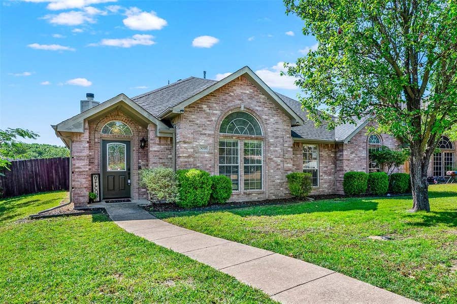 Property photo for 3070 Winecup Lane, Rockwall, TX