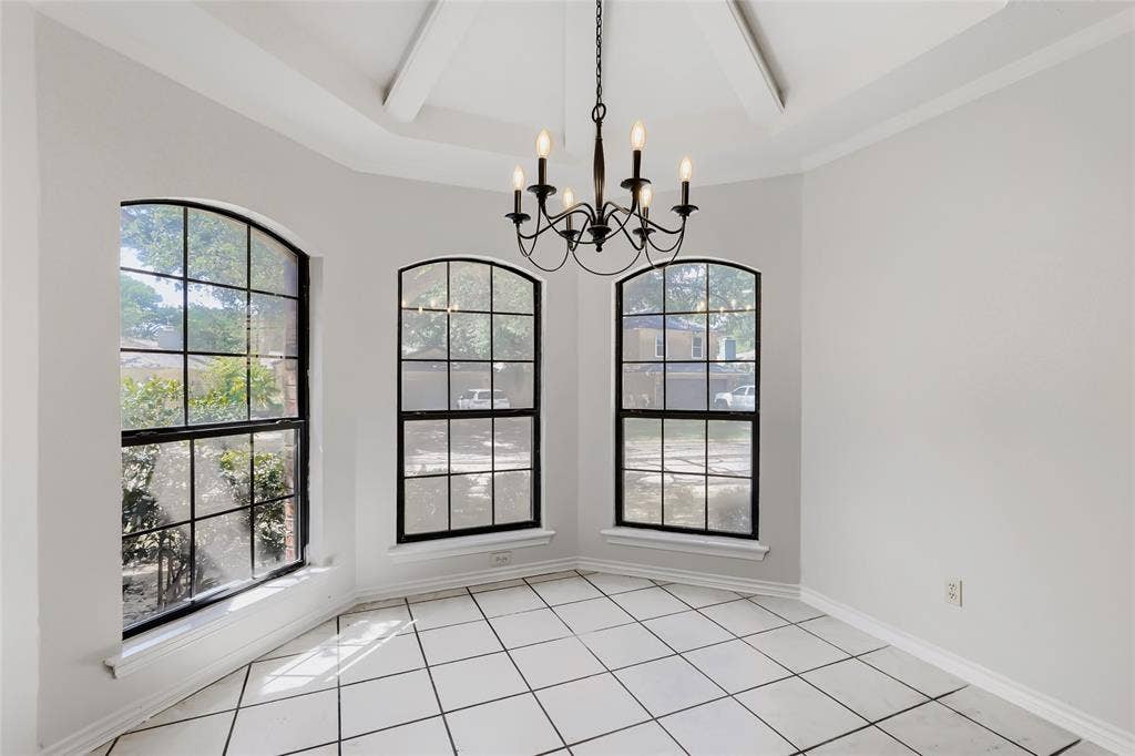 1201 St James Place, Arlington, TX 76011 1201 St James Place, Arlington, TX 76011
