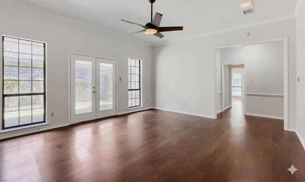 1201 St James Place, Arlington, TX 76011 1201 St James Place, Arlington, TX 76011