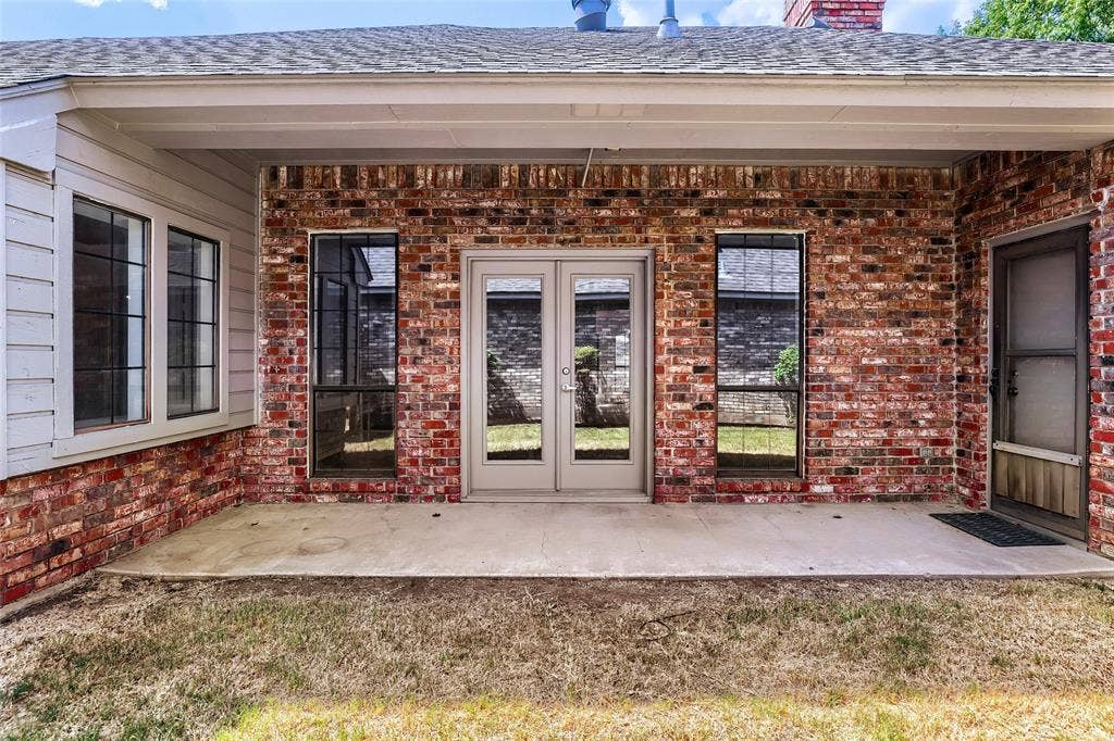 1201 St James Place, Arlington, TX 76011 1201 St James Place, Arlington, TX 76011