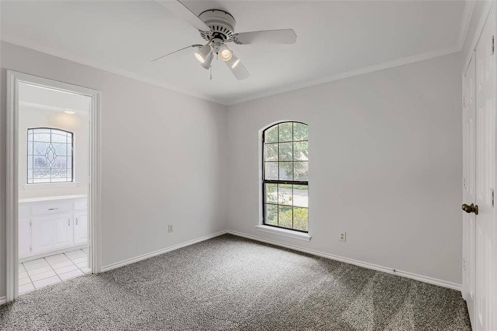 1201 St James Place, Arlington, TX 76011 1201 St James Place, Arlington, TX 76011