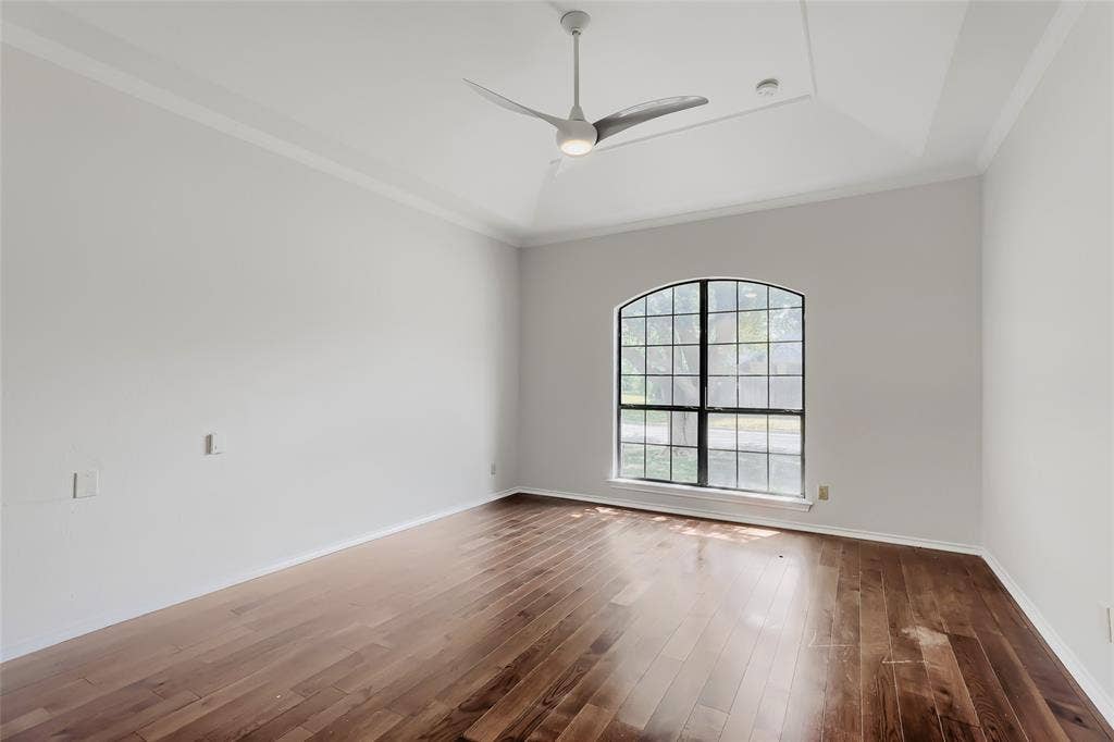 1201 St James Place, Arlington, TX 76011 1201 St James Place, Arlington, TX 76011