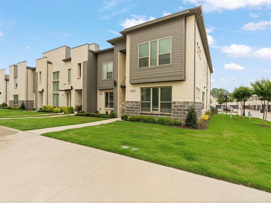 Property photo for 607 Arapaho Drive, Plano, TX