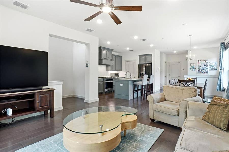 Property photo for 520 Ballustrade Drive, Irving, TX