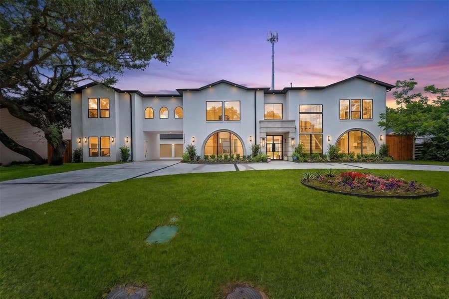 Property photo for 11947 Quincy Lane, Dallas, TX