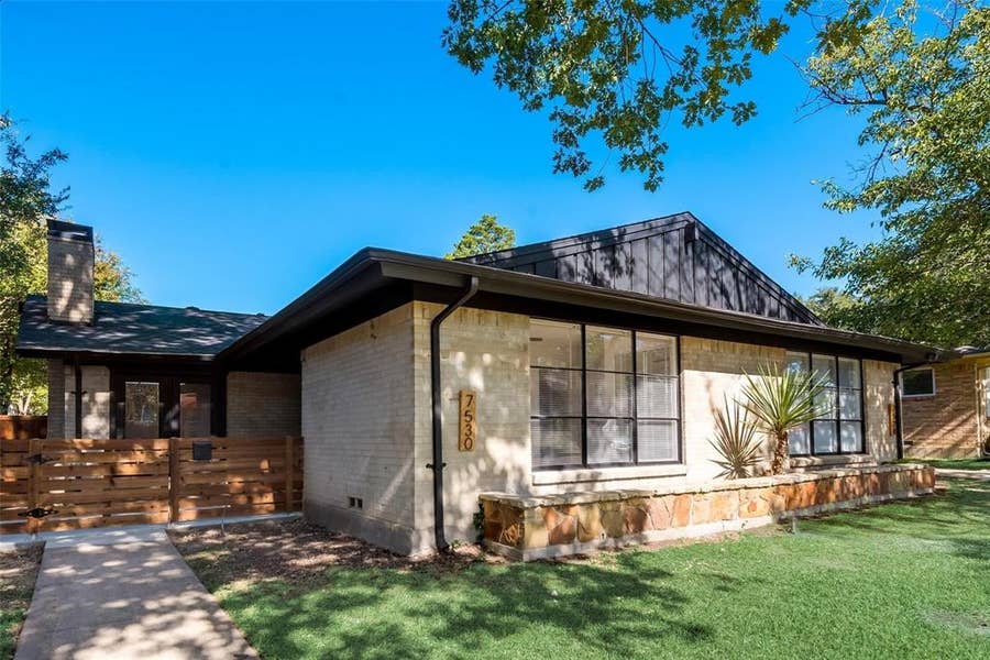 Property photo for 7530 Brentcove Circle, Dallas, TX