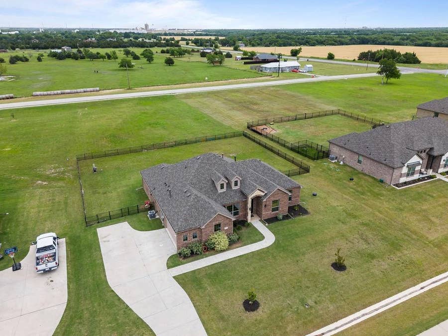 Property photo for 8130 Honeywell Avenue, Greenville, TX