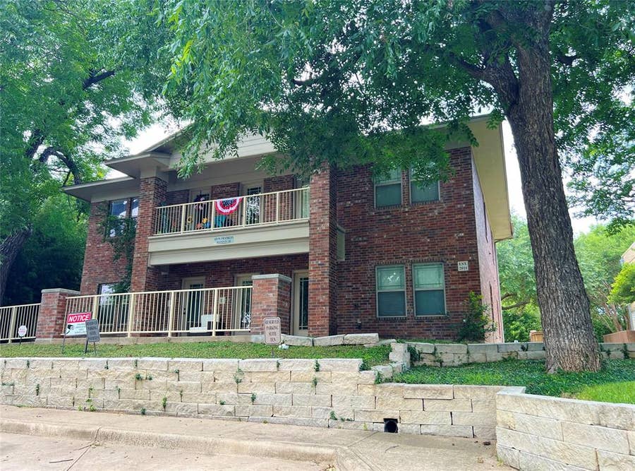 Property photo for 420 W Franklin Street, #10, Waxahachie, TX