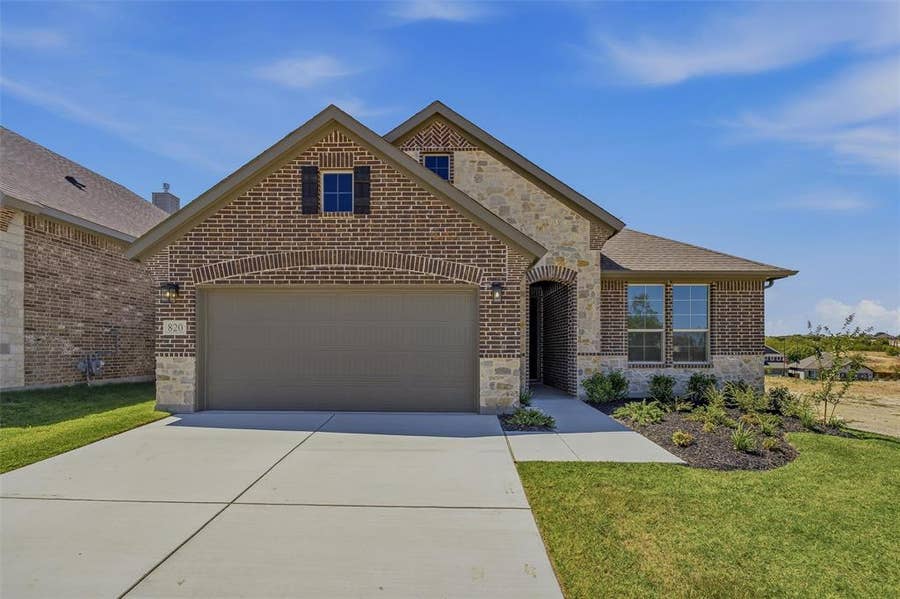 Property photo for 820 Elmstead Drive, Fort Worth, TX