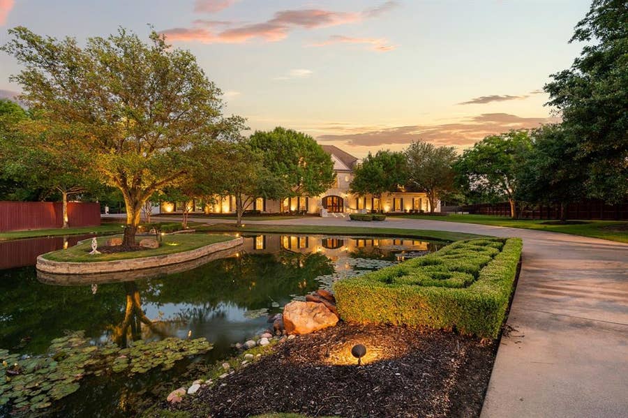 Property photo for 331 S White Chapel Boulevard, Southlake, TX