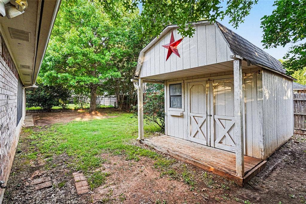 1504 Clover Lane, Granbury, TX 76048 1504 Clover Lane, Granbury, TX 76048