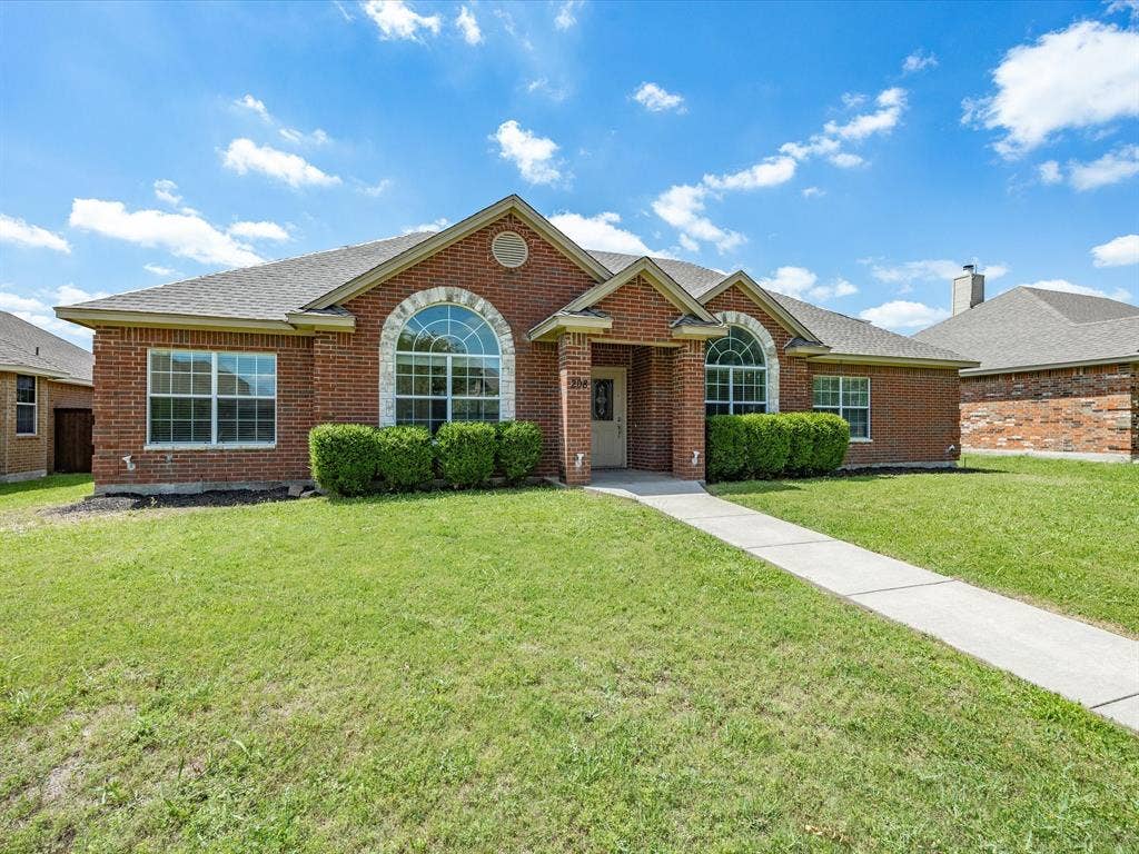 208 Red Wolf Lane, Red Oak, TX 75154 208 Red Wolf Lane, Red Oak, TX 75154
