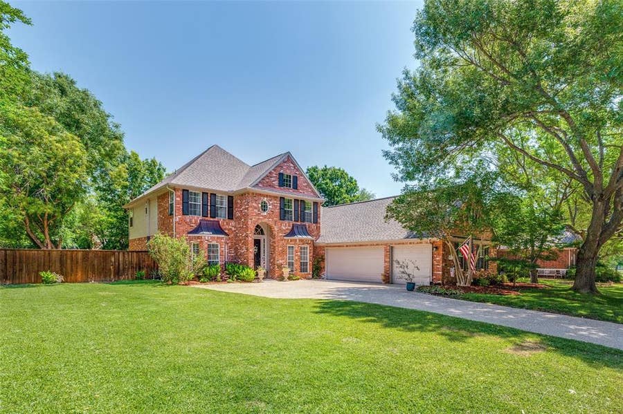 Property photo for 907 Parkwood Court, McKinney, TX