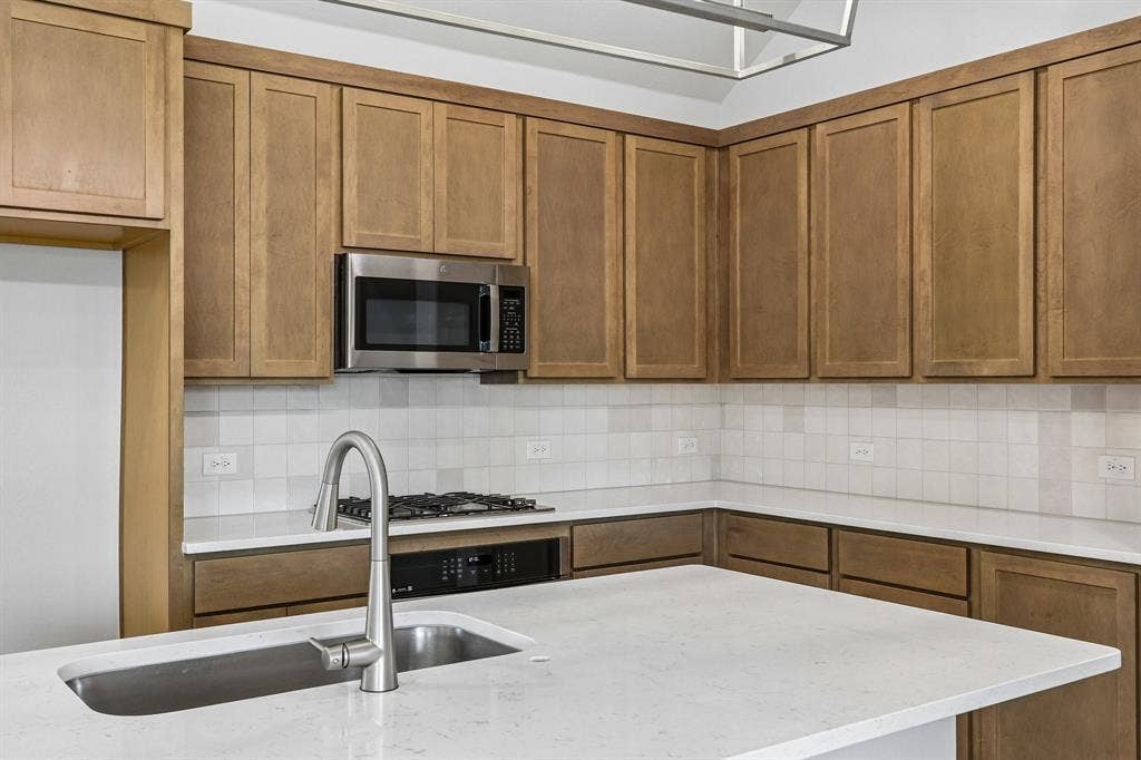 2604 Gladewater Road, Celina, TX 75009 2604 Gladewater Road, Celina, TX 75009