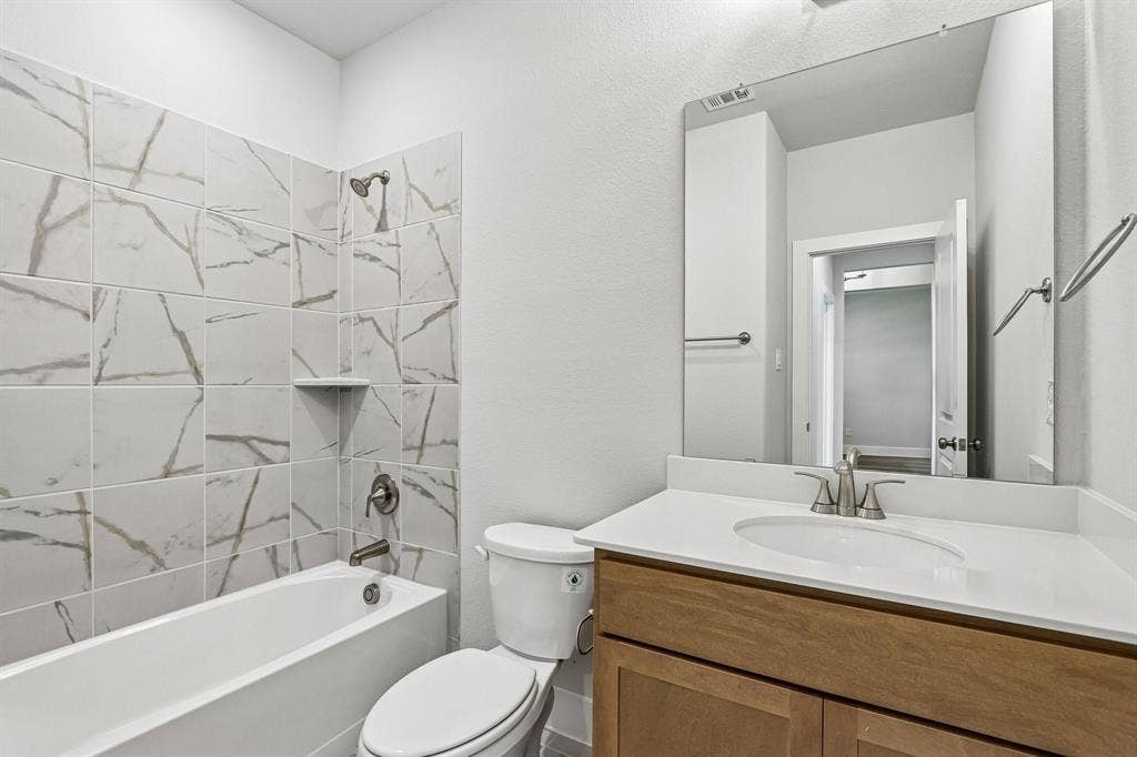 2604 Gladewater Road, Celina, TX 75009 2604 Gladewater Road, Celina, TX 75009