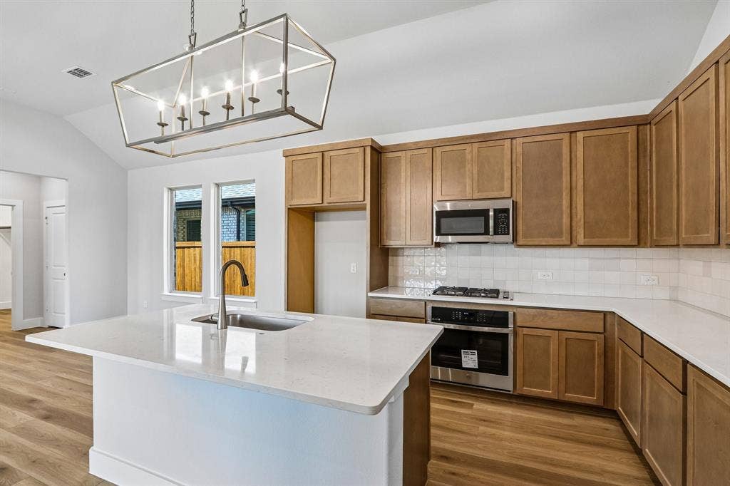 2604 Gladewater Road, Celina, TX 75009 2604 Gladewater Road, Celina, TX 75009