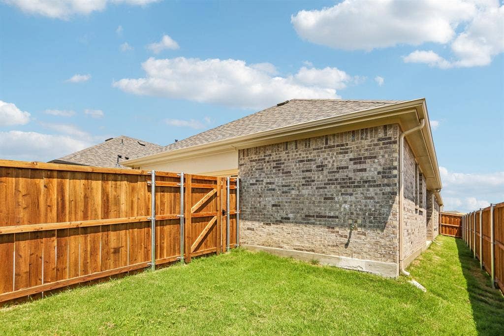2604 Gladewater Road, Celina, TX 75009 2604 Gladewater Road, Celina, TX 75009