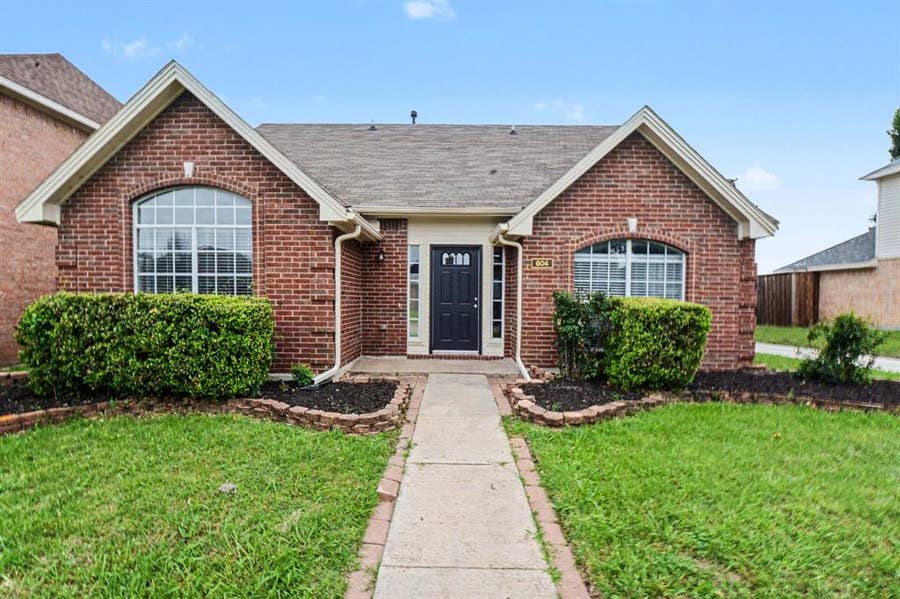 Property photo for 604 English Oak Drive, Allen, TX